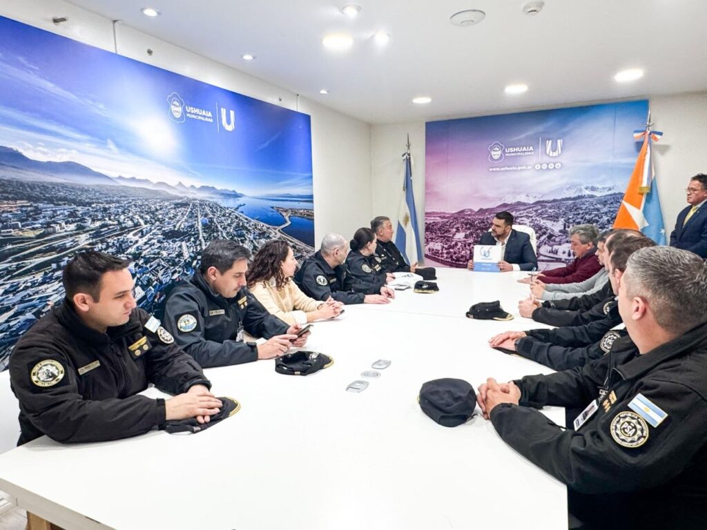 Vuoto recibió a autoridades de la Policía de Seguridad Aeroportuaria