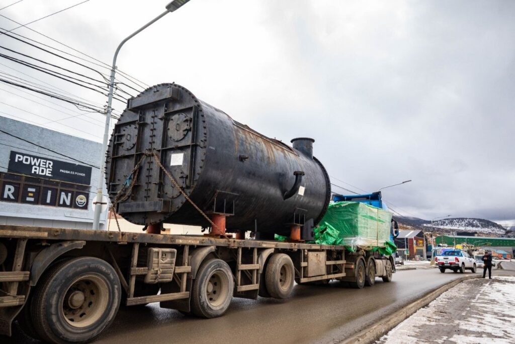 Operativo de traslado de la nueva usina en Ushuaia