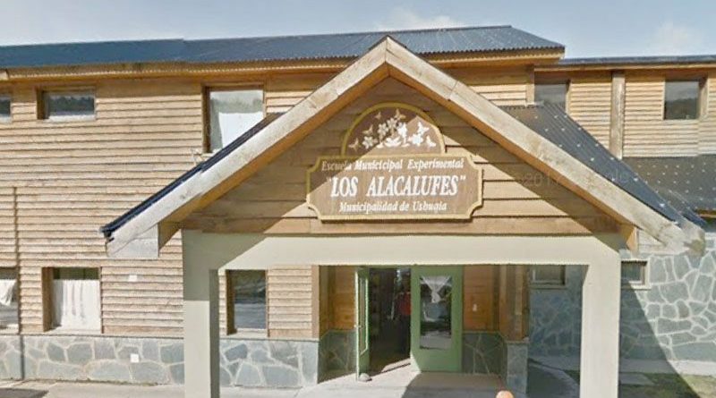 Convocatoria a vacantes en la Escuela Experimental Los Alakalufes