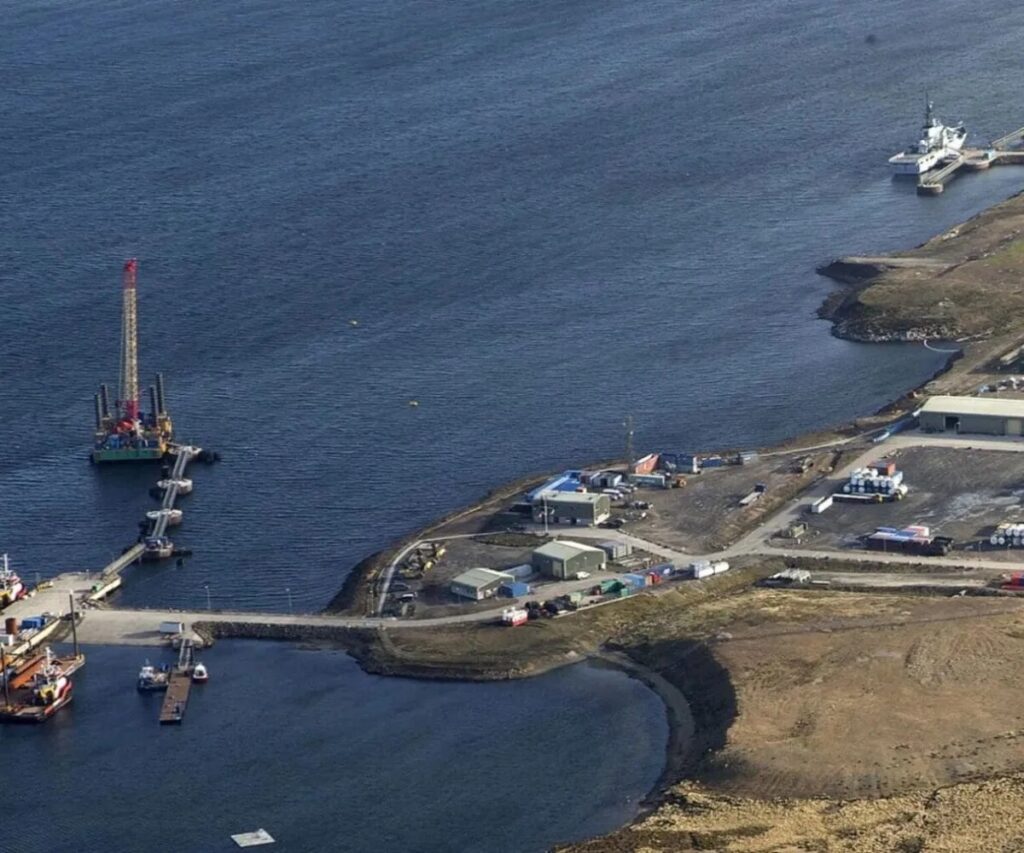 El gobierno ilegítimo de Malvinas evalúa restablecer una ruta marítima con Punta Arenas
