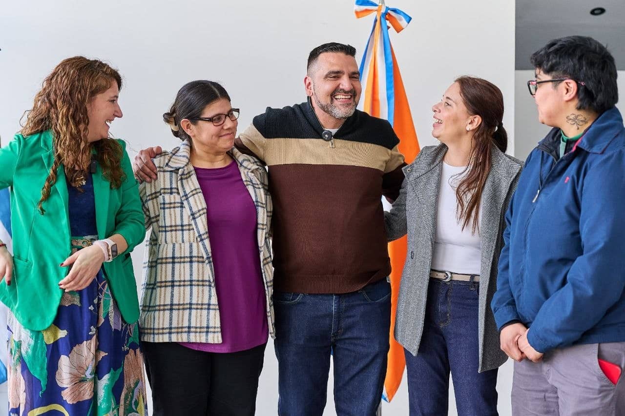 Mujeres en Marcha: 105 mujeres recibieron sus certificados en formación de oficios