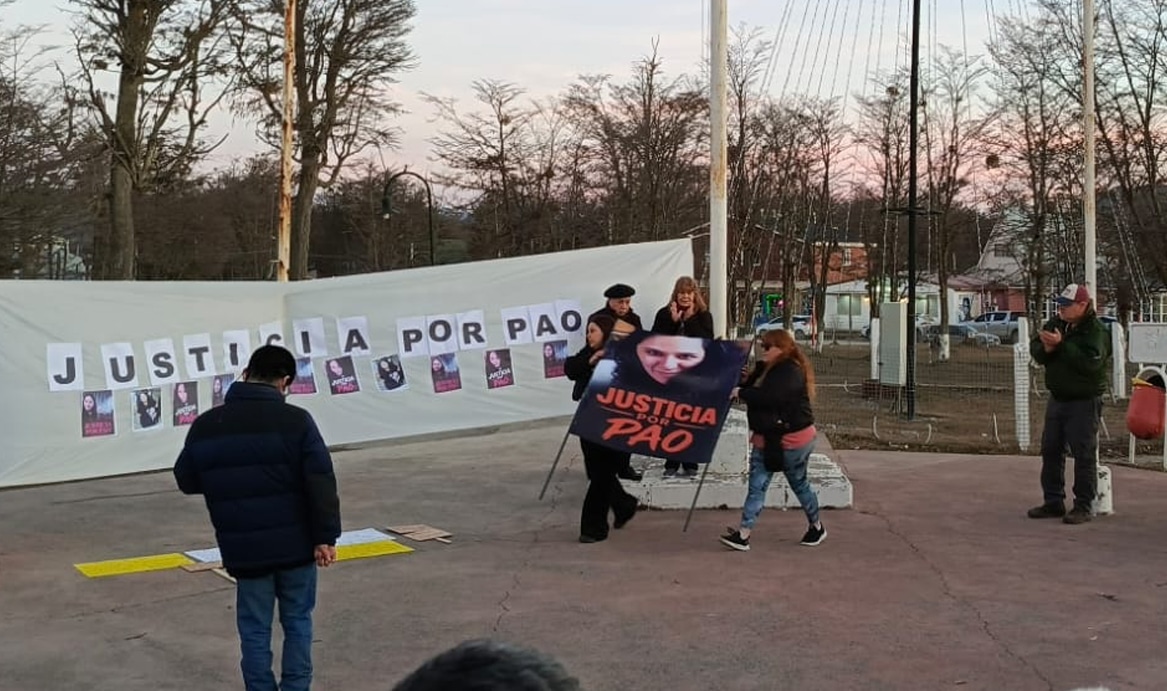Tolhuin: familiares de Paola Muñoz exigen justicia y resultados completos de la autopsia