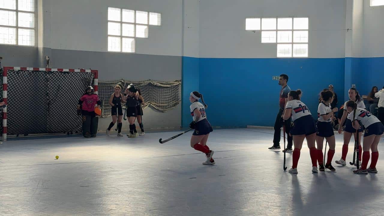 Mucha acción para el hockey femenino fueguino