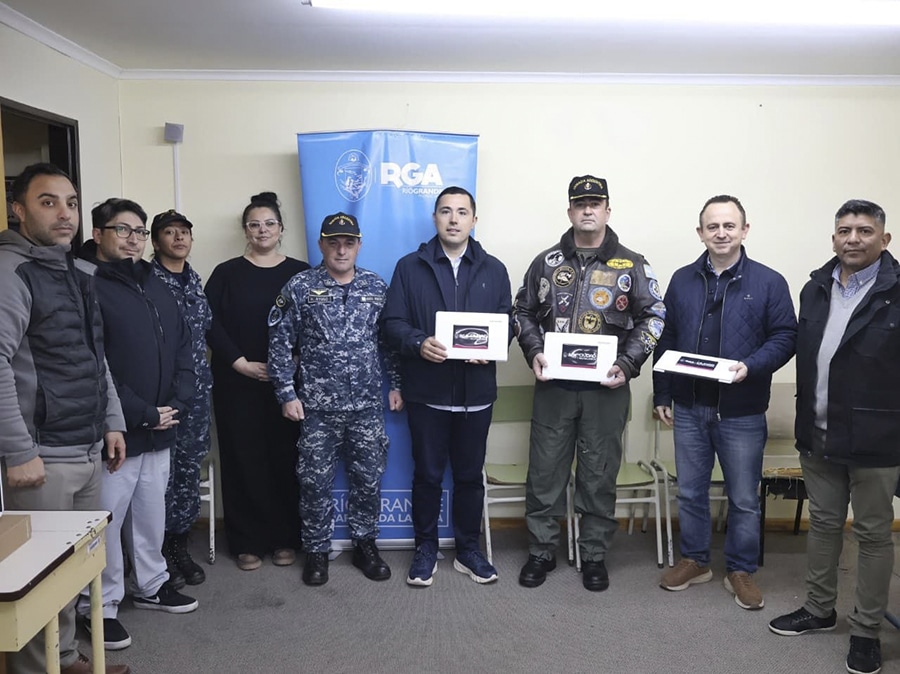 Histórico ingreso de jóvenes de Río Grande a la Base Aeronaval