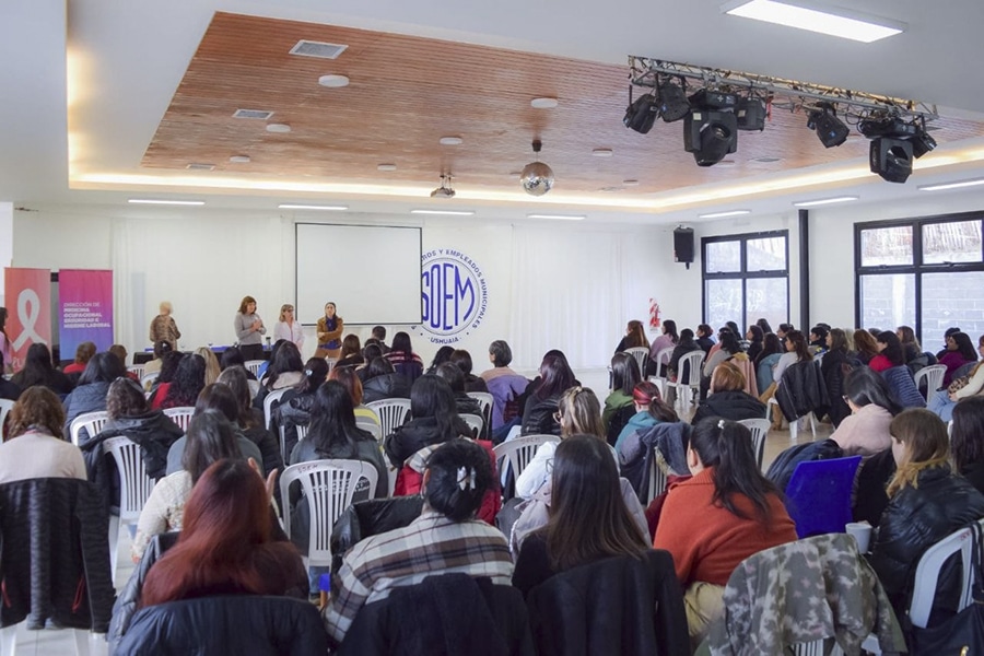 Charla de prevención del cáncer de mama