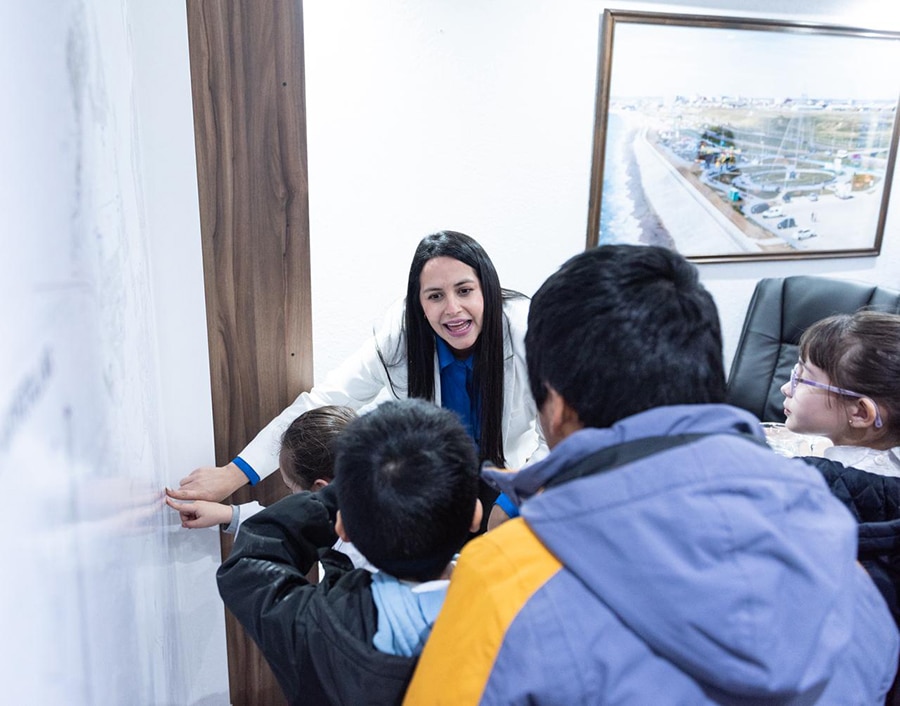 Alejandra Arce recibió a alumnos de la Escuela 44