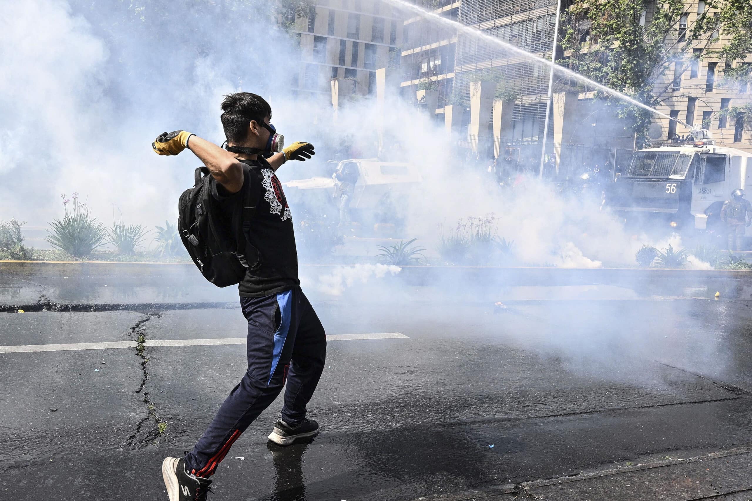 Chile: al menos 17 detenidos tras choques entre estudiantes y la policía en protesta contra posibles recortes en educación