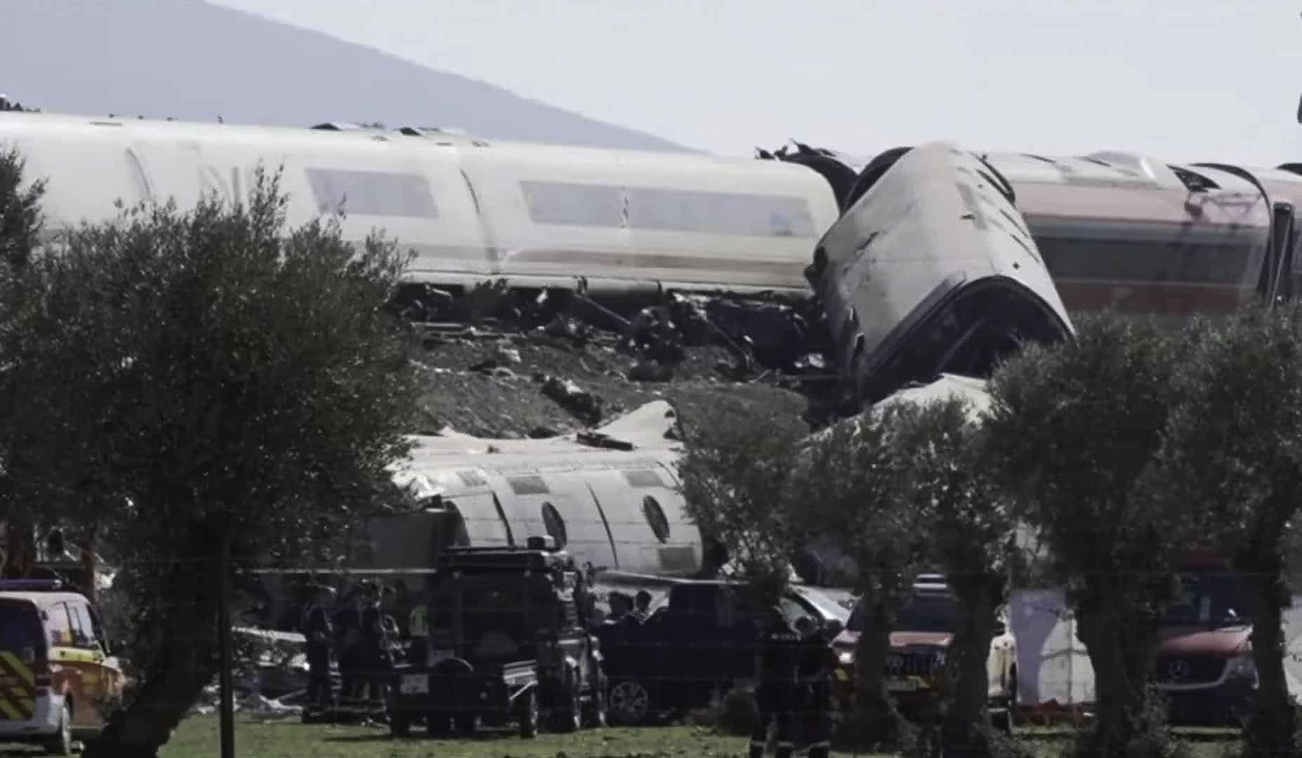 Tragedia en España: ya son 64 los fallecidos tras el choque de trenes