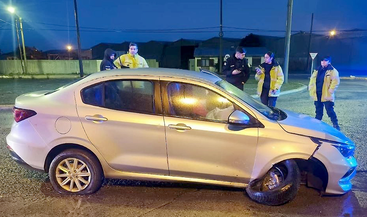 Despiste en la rotonda del aeropuerto: dio positivo de alcoholemia