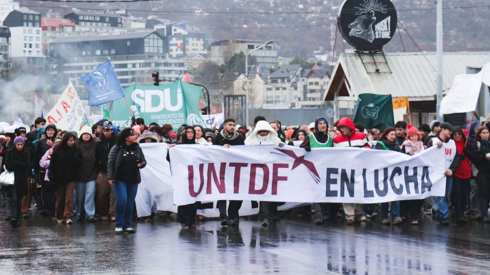 La UNTDF convoca a la 5ta Marcha Federal Universitaria