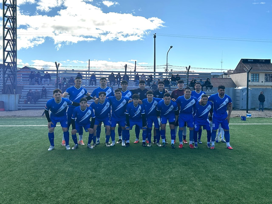 Camioneros goleó 6-1 a Estrella Austral y ganó la Zona 1