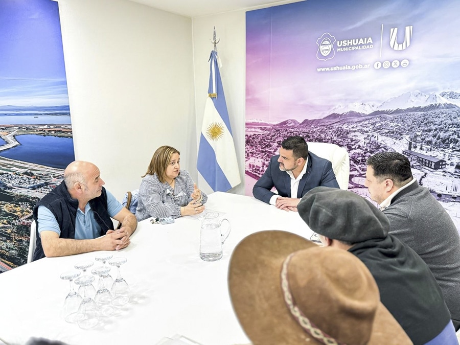 Vuoto recibió a la Agrupación Gauchos Fueguinos - Diario El Sureño