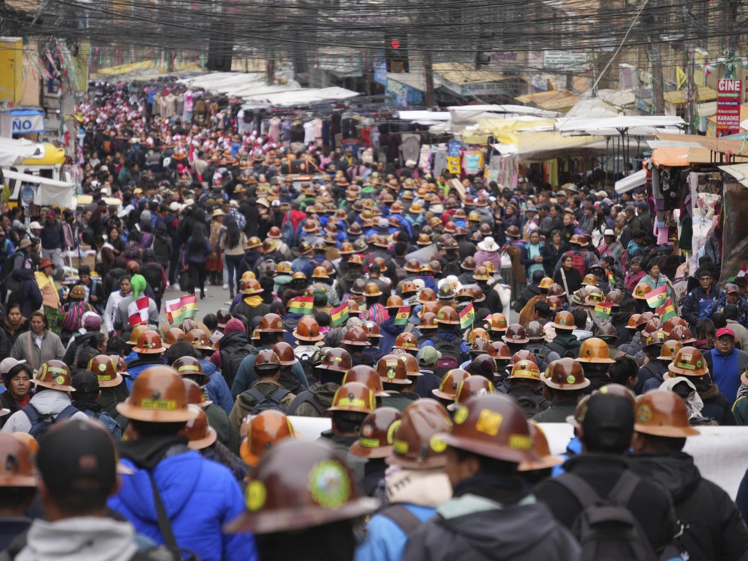 Gobierno de Bolivia denunció “proceso conspirativo” en medio de protestas y bloqueos