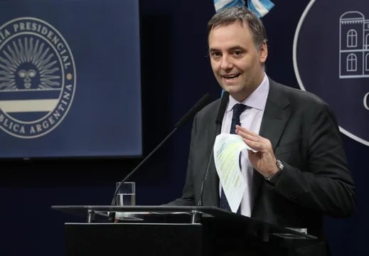 La Justicia archivó una de las causas contra Adorni