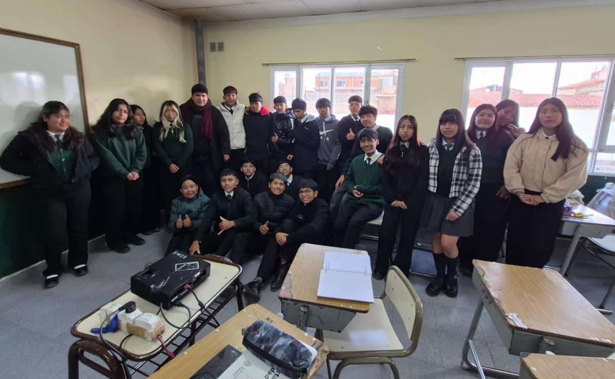 Alumnos de La Quiaca y Ushuaia, unidos por la magia del radioteatro