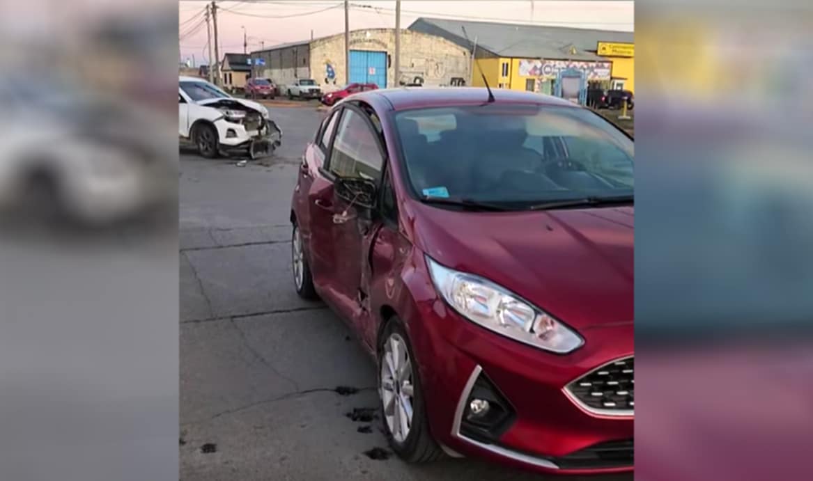 Colisión en un cruce semaforizado