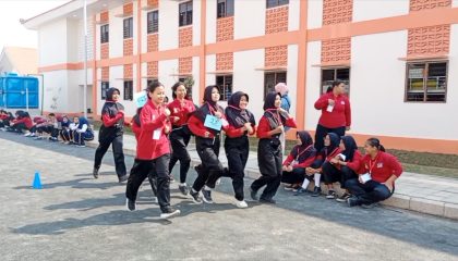 SISWA-SEKOLAH-RAKYAT-SURABAYA-JALANI-HARI-PERTAMA-DI-ASRAMA-TANPA-ORTU
